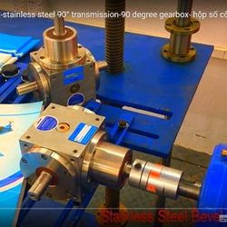 Gearbox bevel sudut kanan 1:1-transmisi baja tahan karat 90&deg;