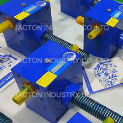Martinetto a vite cubico da 50 kN - JTC50 - Traslante invertito